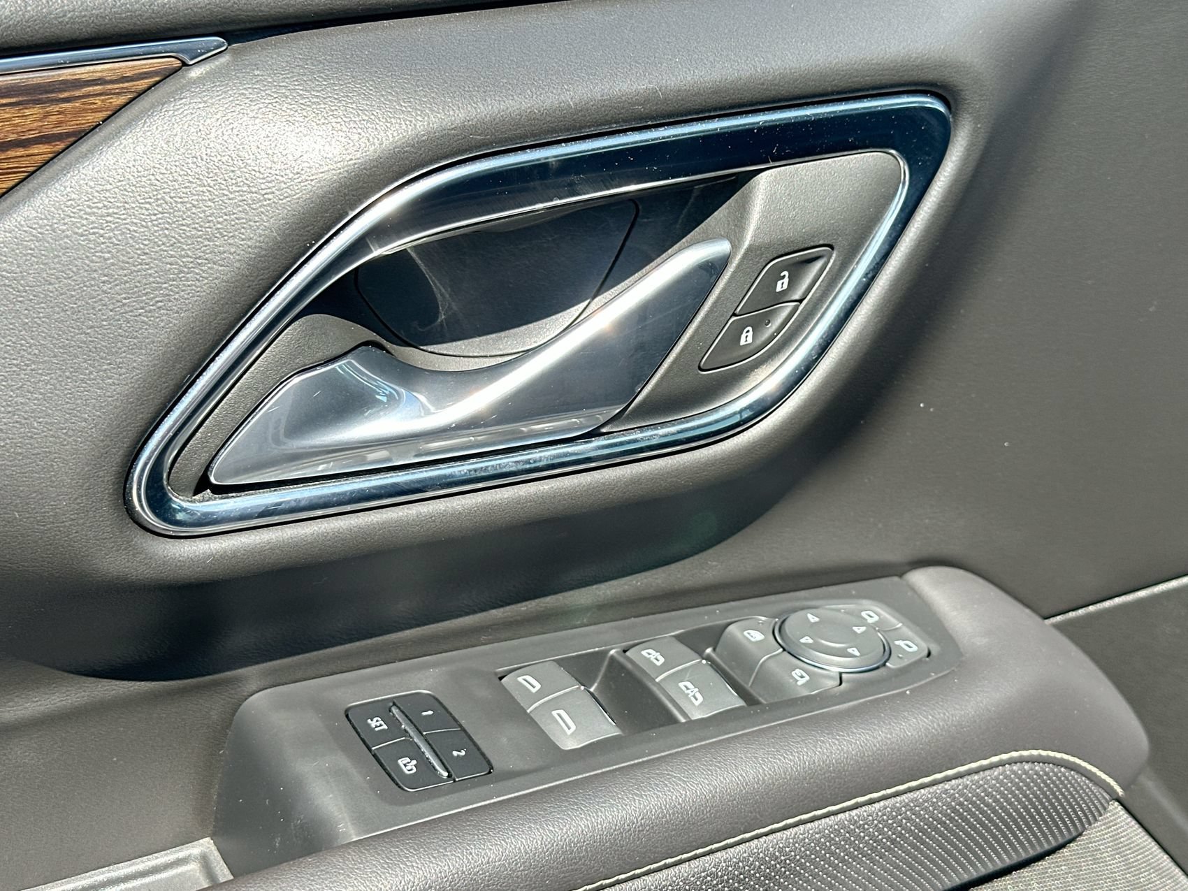 Used 2024 Summit White Chevrolet Premier image 13