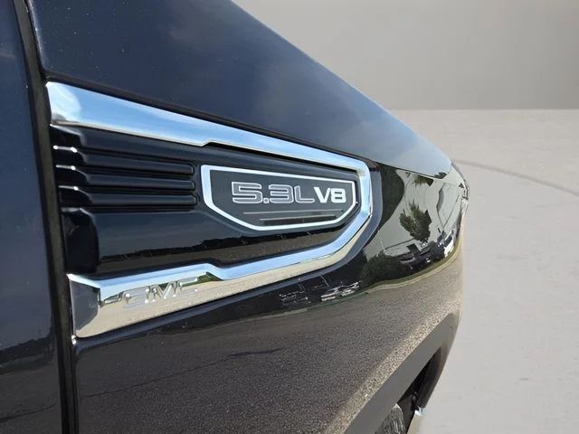 Used 2022 Silver GMC SLE image 17