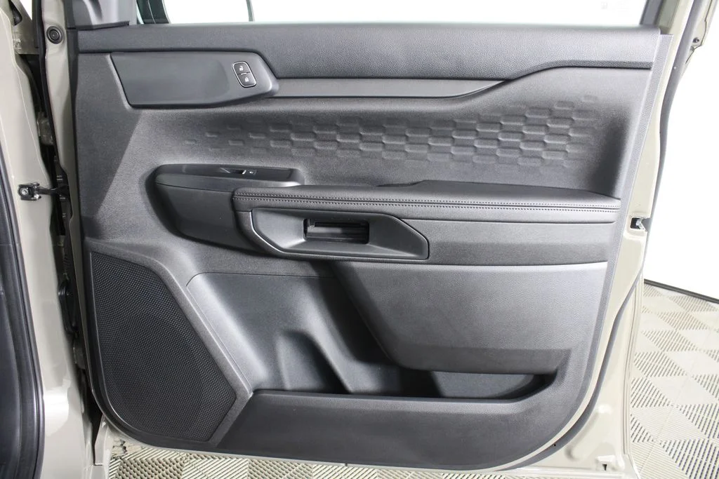 New 2026 Marsh Gray Ford XLT image 8