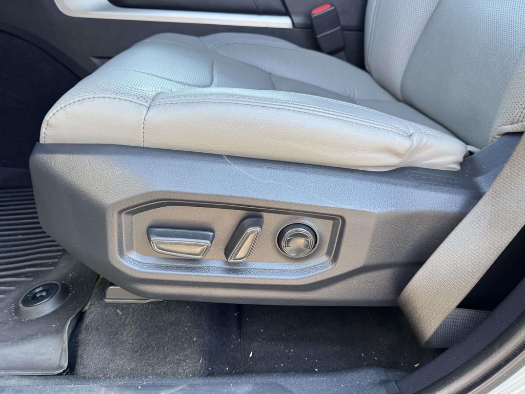 Used 2024  Toyota Limited image 18