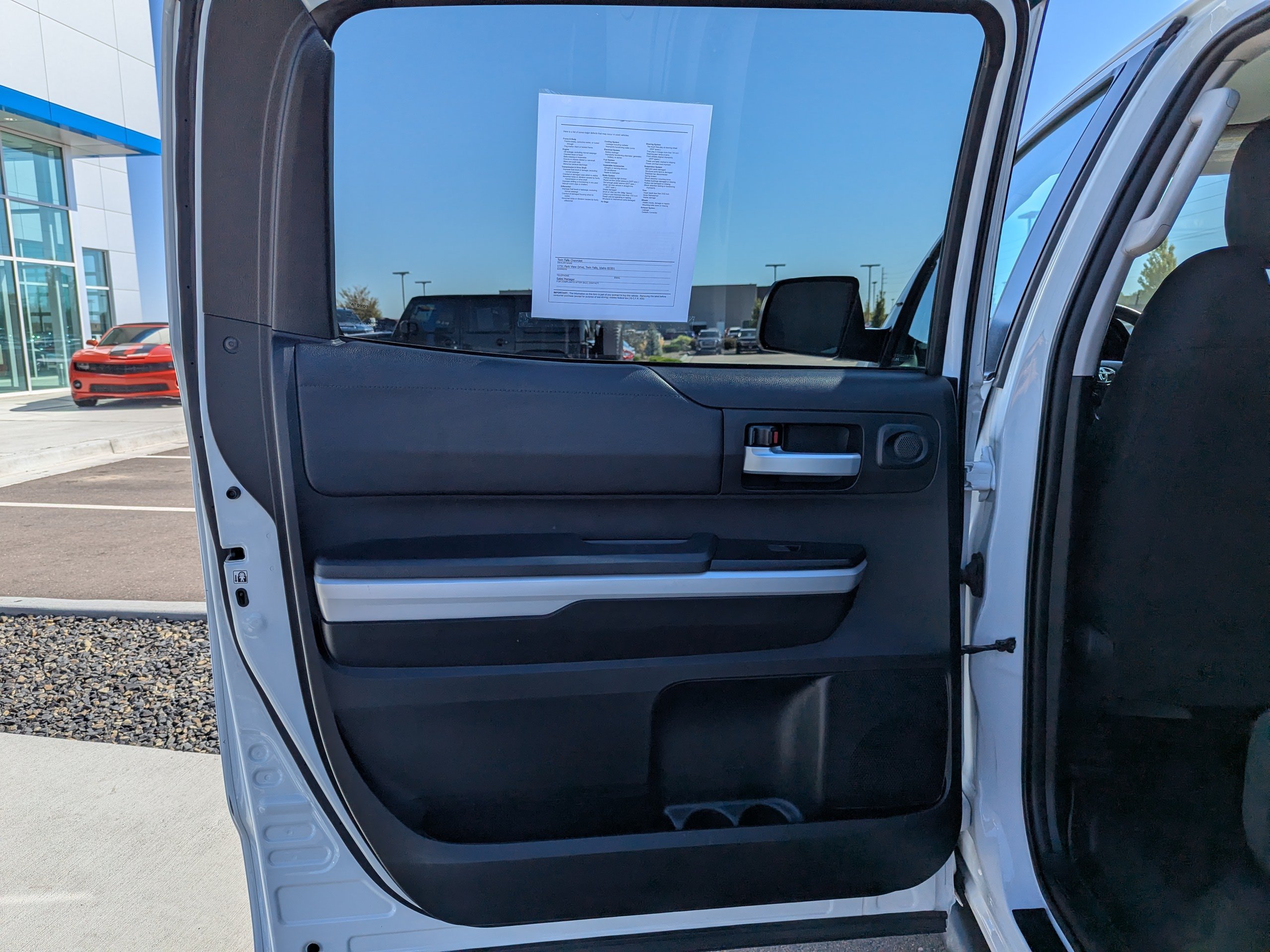 Used 2018 White Toyota SR5 image 27
