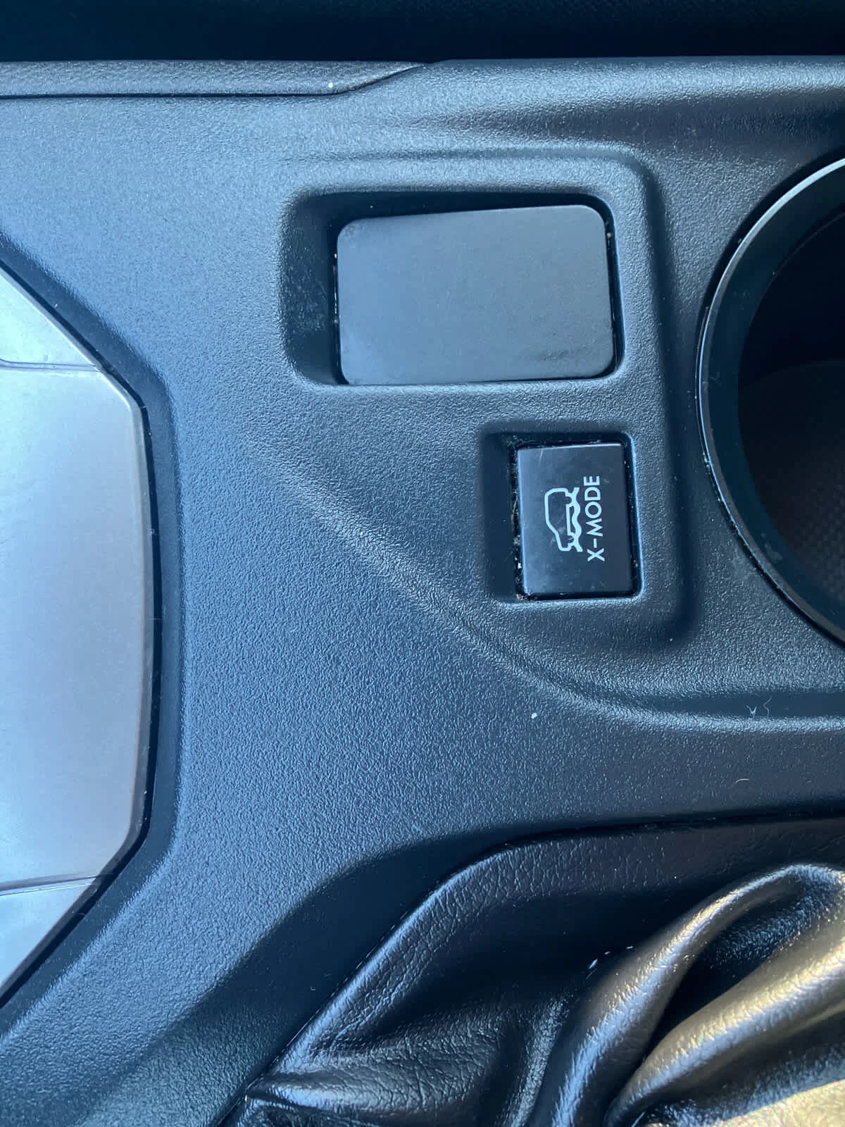 Used 2022 Crystal White Pearl Subaru  image 25