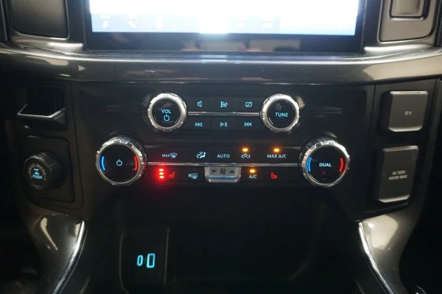 Used 2023 SILVER Ford XLT image 26
