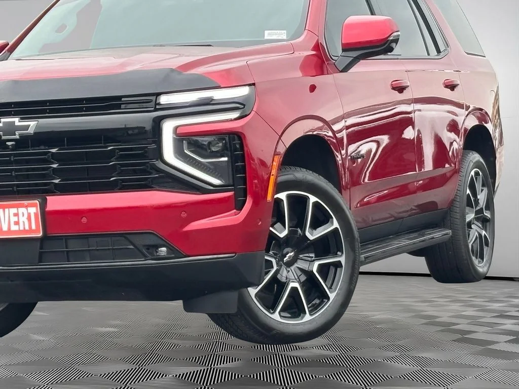 Used 2025 Red Chevrolet RST image 3