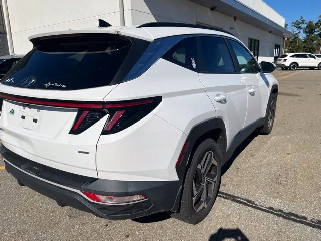 Used 2023 White Hyundai SEL image 3