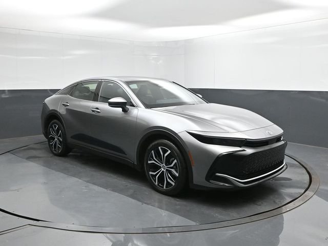 Used 2025  Toyota XLE image 25