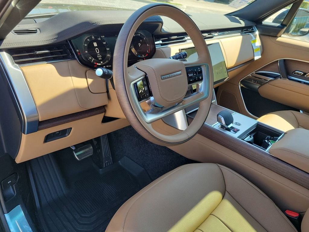 New 2026 Carpathian Grey Land Rover SE image 25