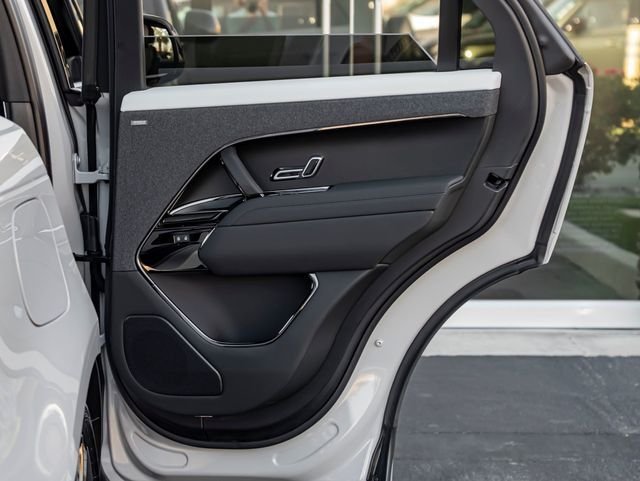 New 2026 Borasco Grey LAND ROVER Dynamic SE image 26