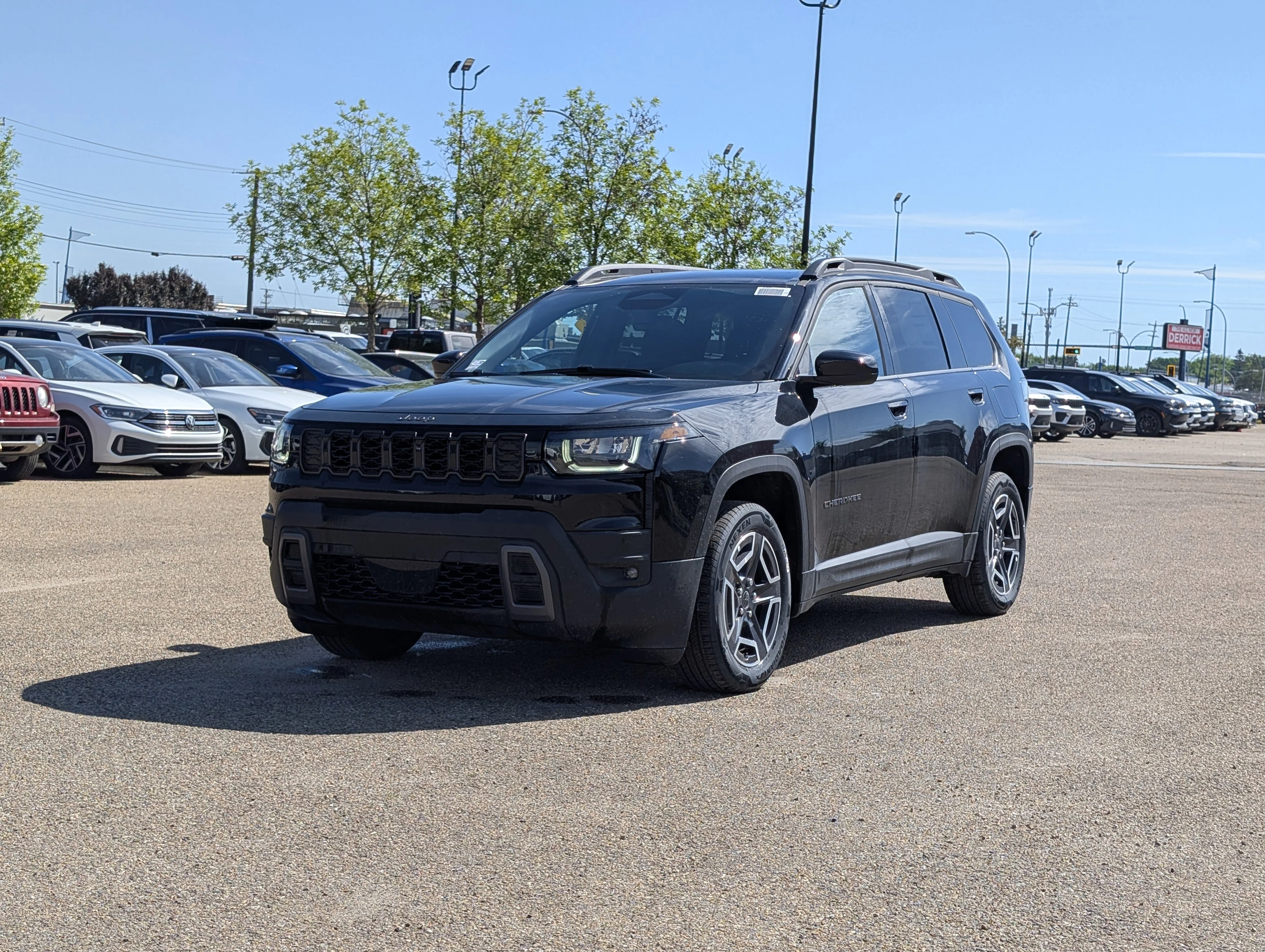 New 2026 Diamond Black Crystal Pearl Jeep Laredo image 2