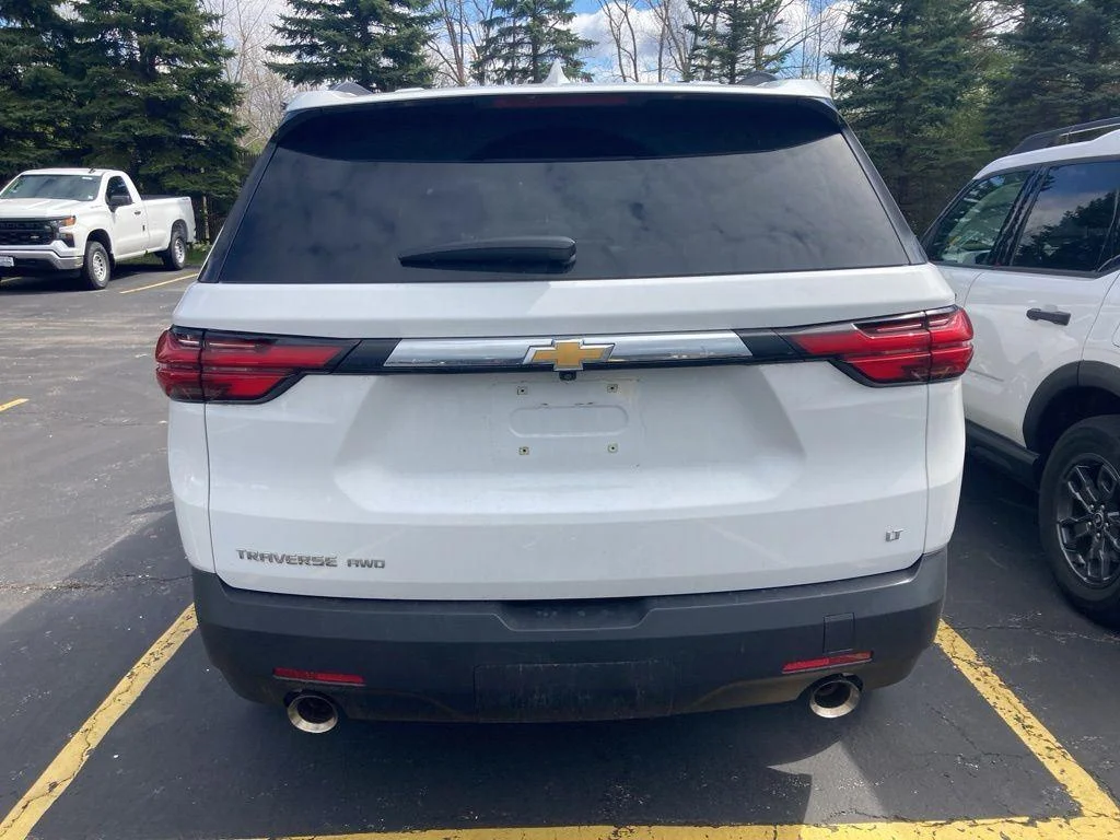 Used 2023 Summit White Chevrolet LT image 5