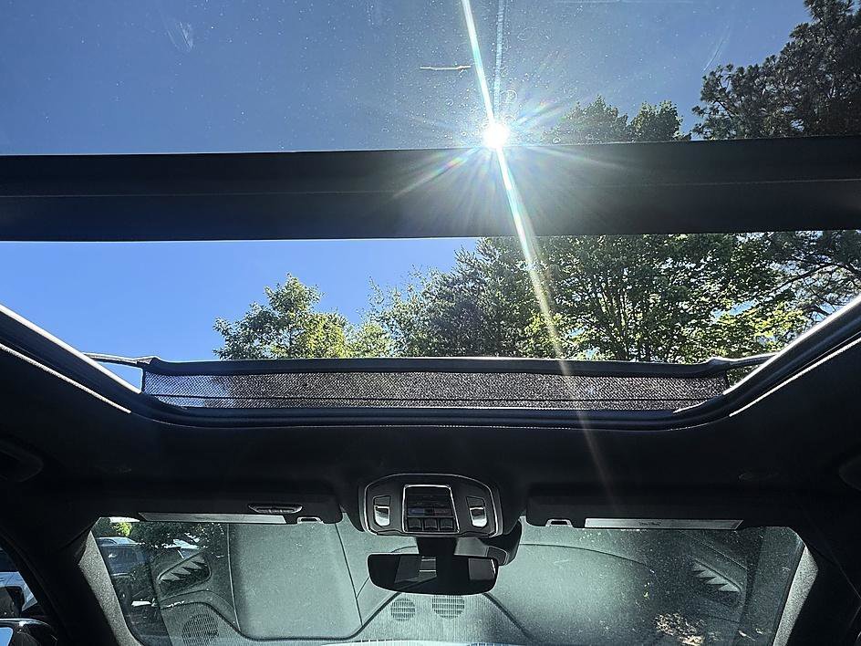 Used 2025 Bright White Clearcoat Jeep Summit image 19