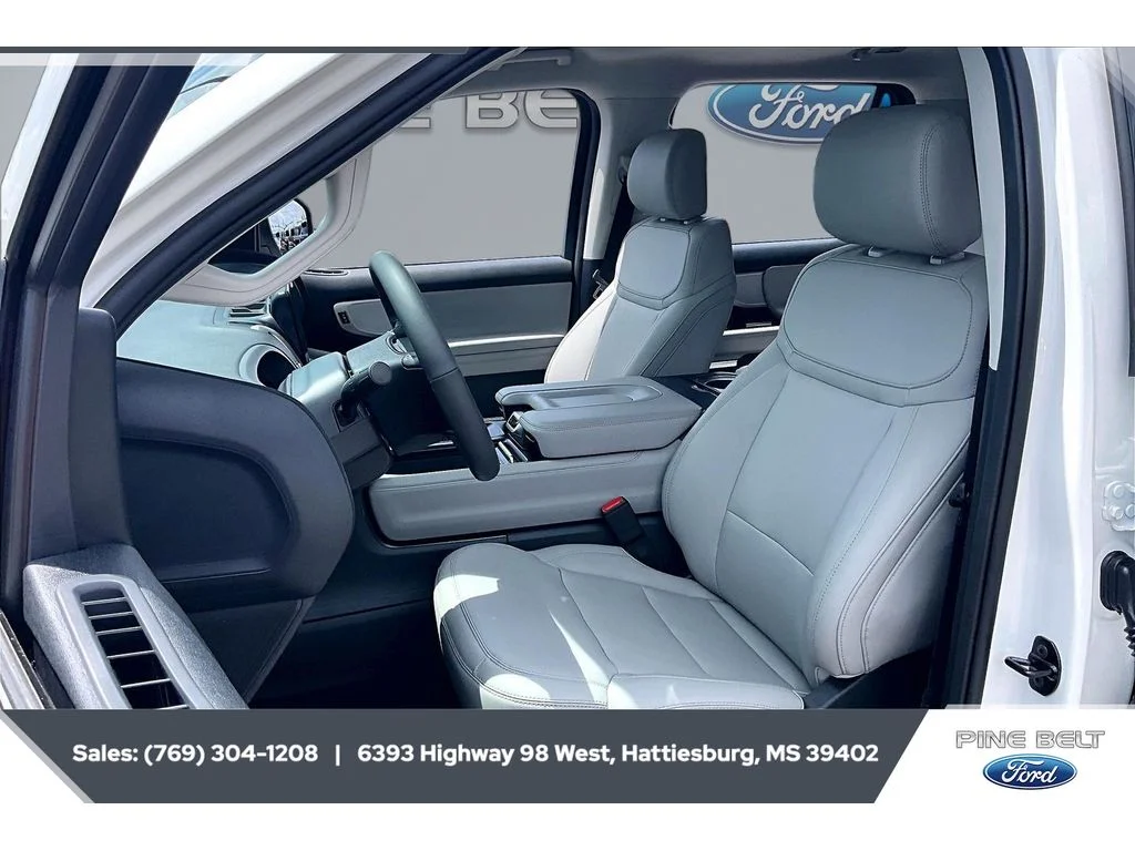 New 2026 Star White Metallic Tri-Coat Ford Active image 18