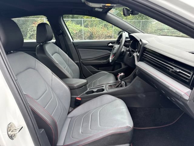 Certified Used 2025 Pure White Volkswagen Autobahn image 9