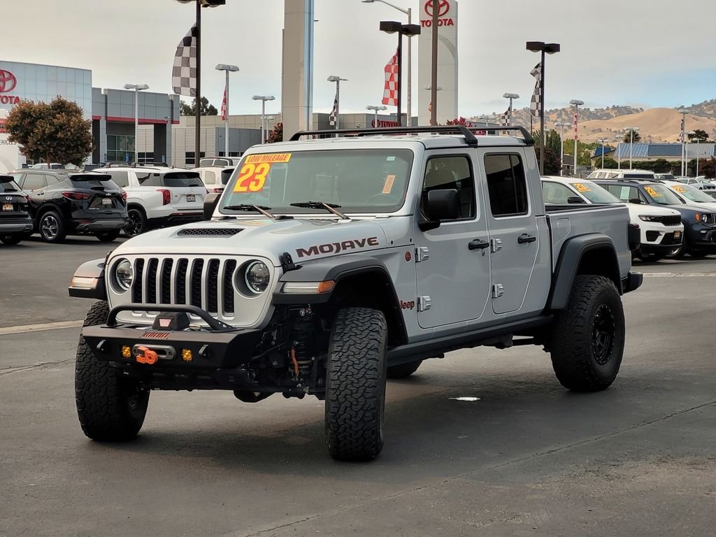 Used 2023 Silver Jeep Mojave image 8