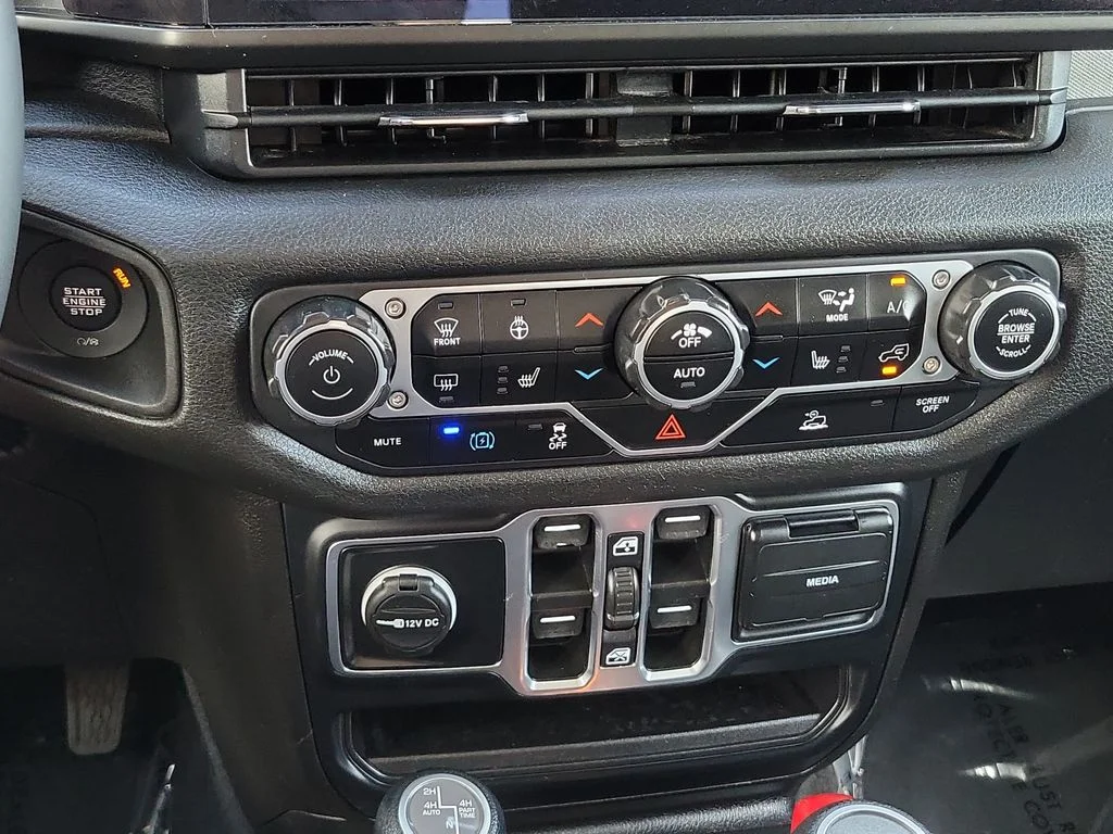 Used 2024 Green Jeep Sport S 4xe image 29