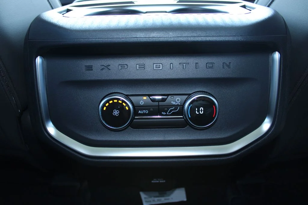 New 2027 Star White Metallic Tri-Coat Ford MAX Active image 29
