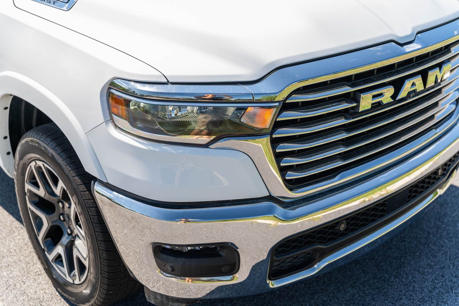 Used 2025 White Ram Laramie image 10
