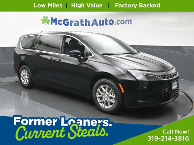 2027 Chrysler Pacifica Select