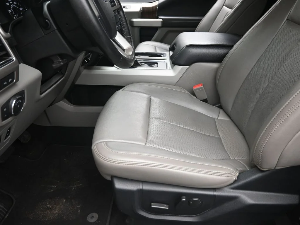 Used 2019 White Ford Lariat image 15