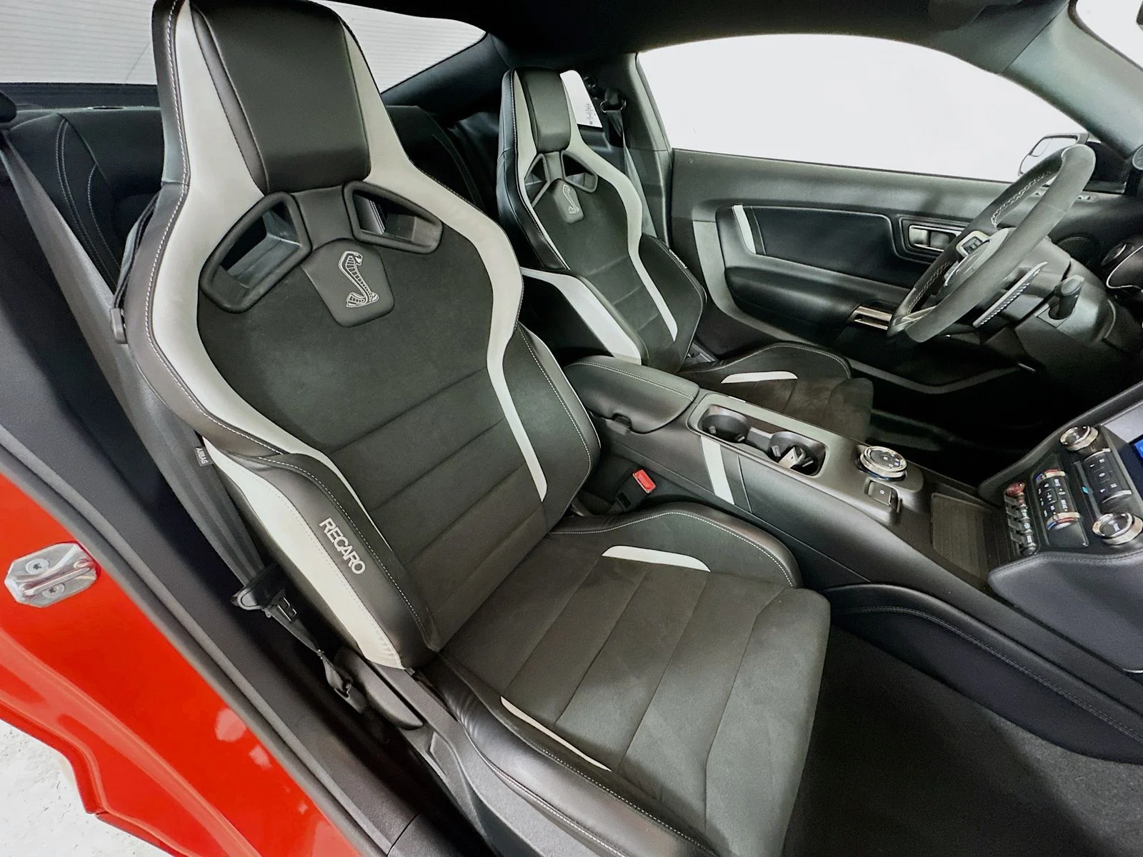 Used 2022 Orange Ford  image 40