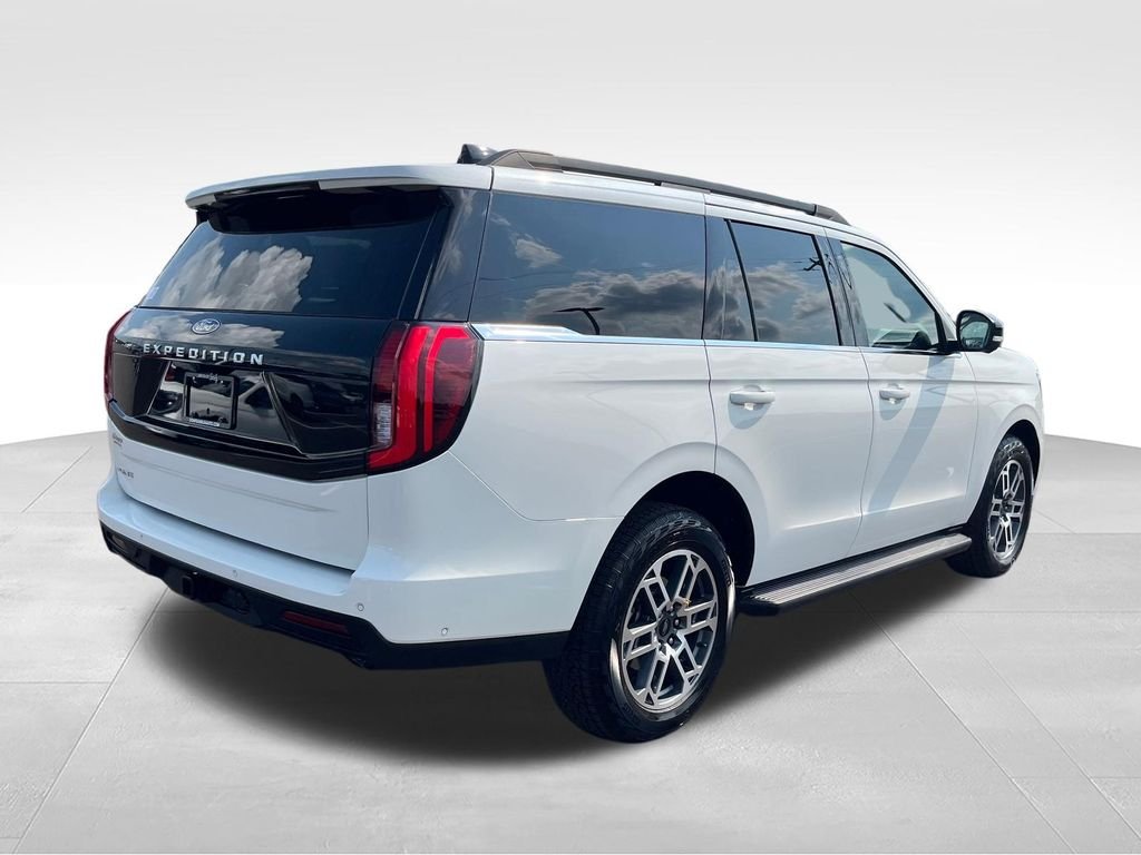 Used 2025 White Ford Active image 5