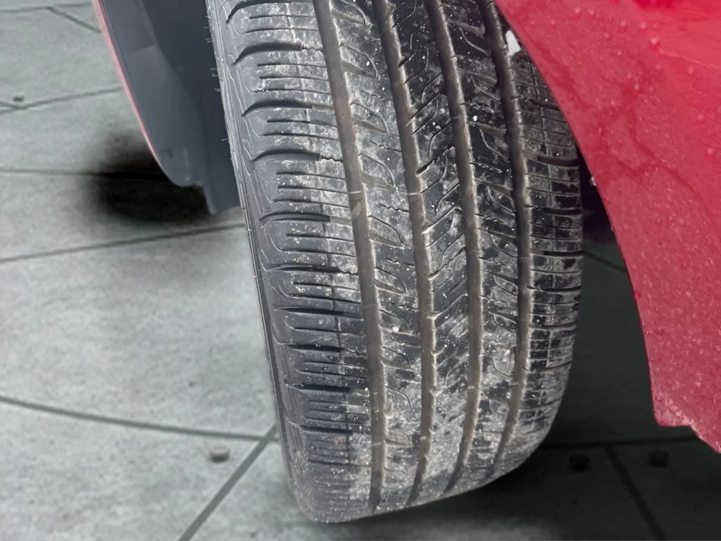 Used 2013 Red Ford SE image 30