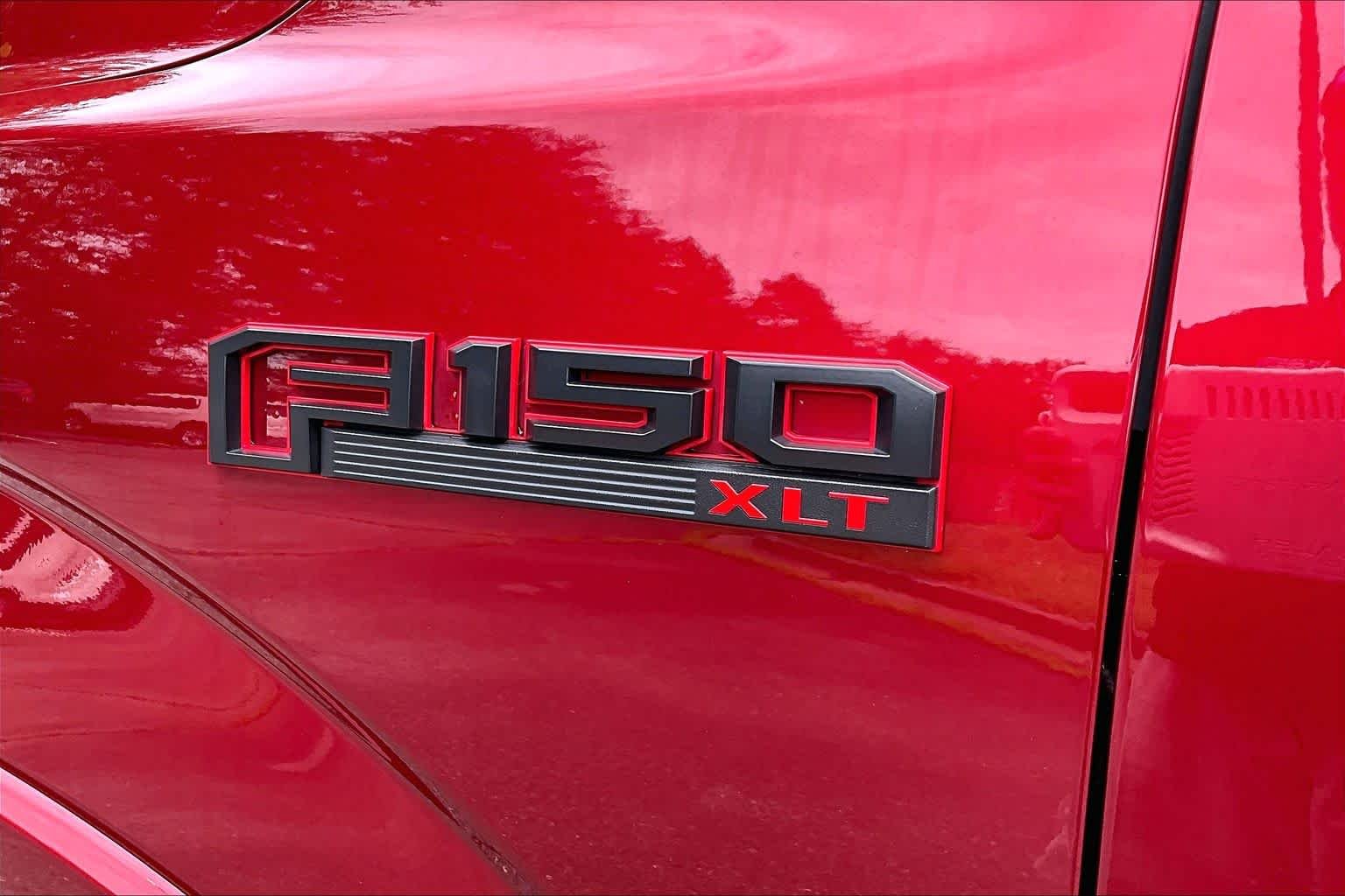 Used 2018 Ruby Red Metallic Tinted Clearcoat Ford XLT image 10