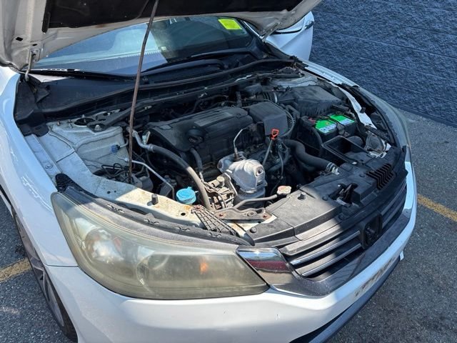 Used 2014 White Honda Sport image 18