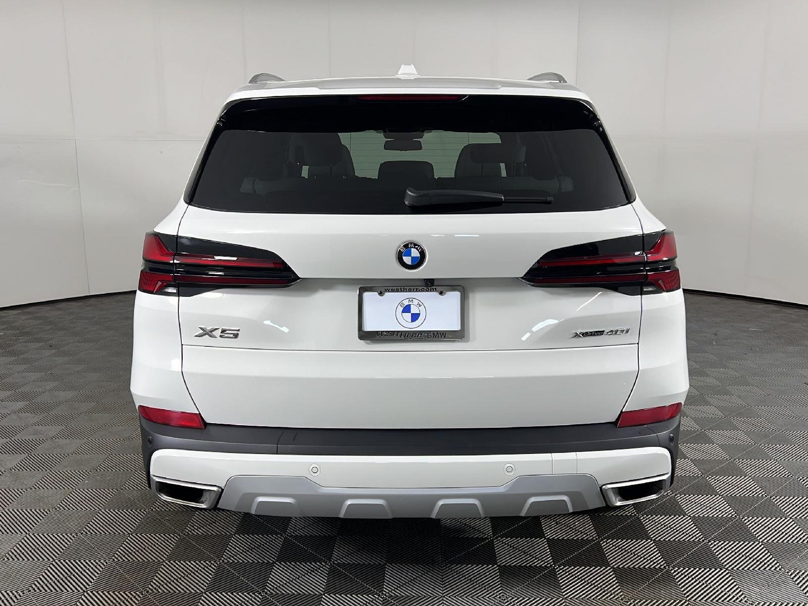 New 2026 Alpine White BMW xDrive40i image 6