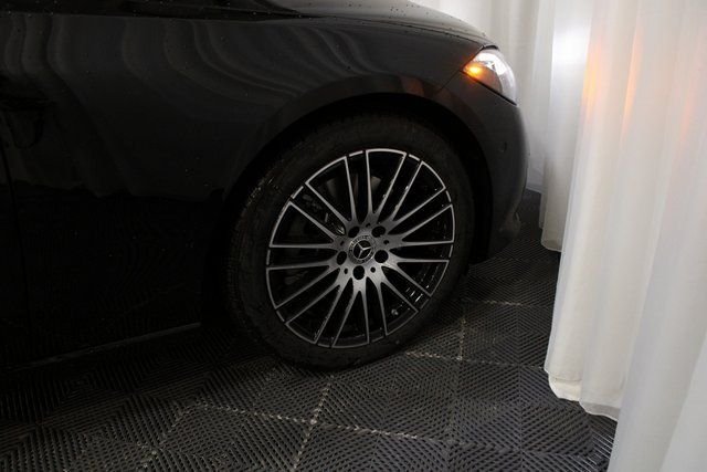 2025 Mercedes-Benz C-Class Sedan C 300 - Photo 10