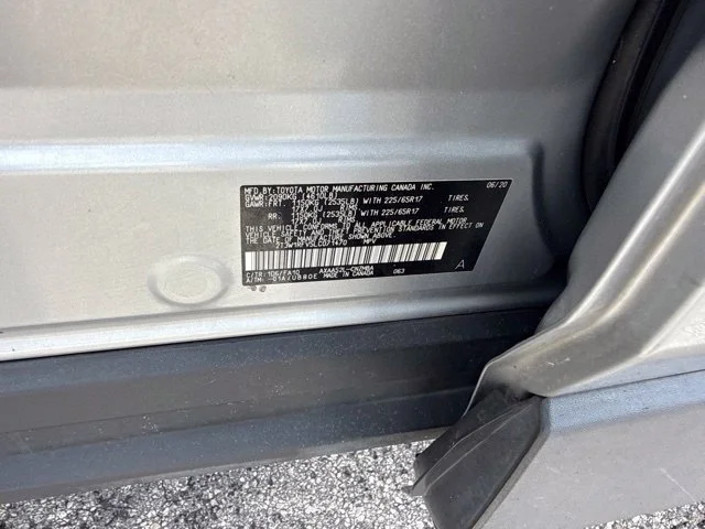 Used 2020 Silver Toyota XLE image 30
