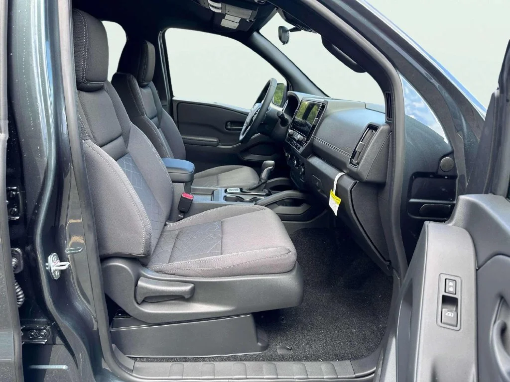 New 2027 Alpine Metallic Nissan Crew Cab SV image 16