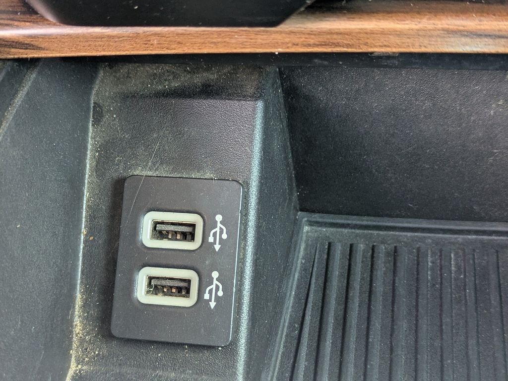 Used 2019 Silver Ford Lariat image 22