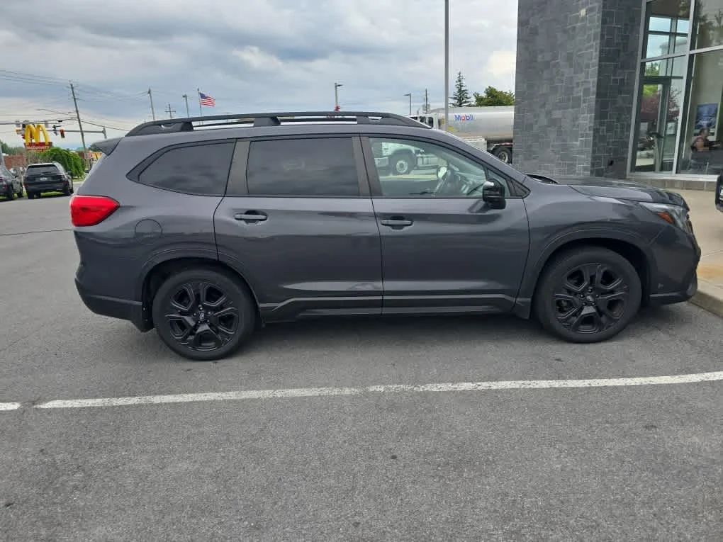 Used 2023 Magnetite Gray Metallic Subaru Onyx Edition Limited image 8