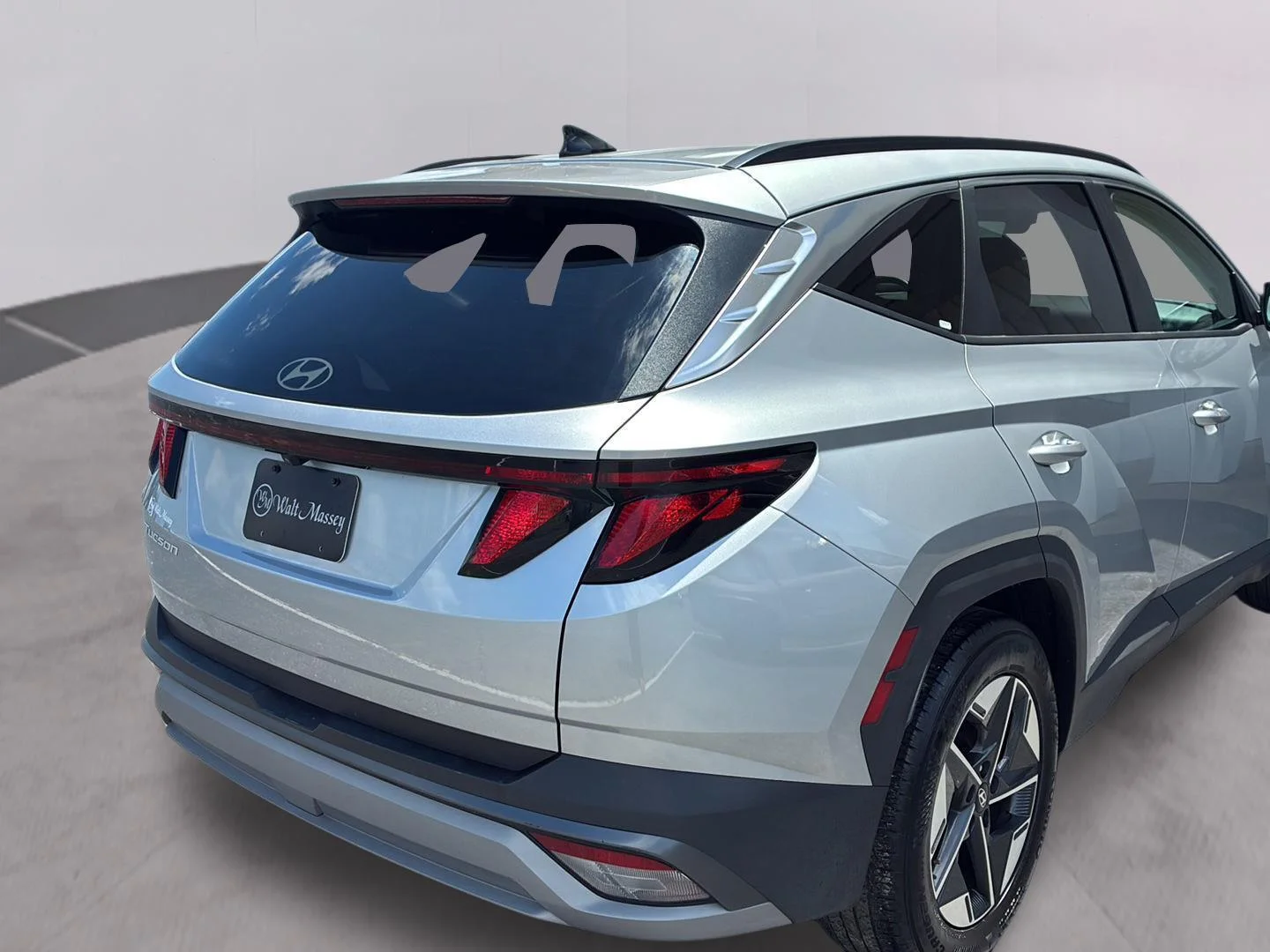 Used 2025 Shimmering Silver Hyundai SEL image 22