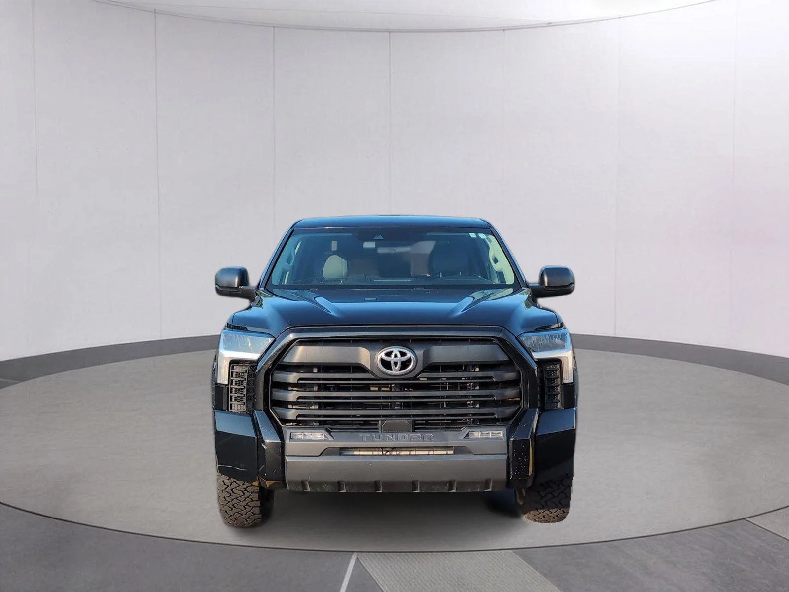 Used 2022 Midnight Black Metallic Toyota SR5 image 9