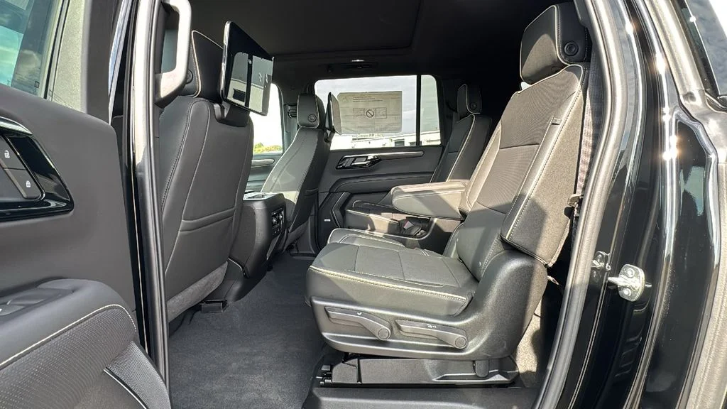 2026 Chevrolet Suburban Premier - Photo 15
