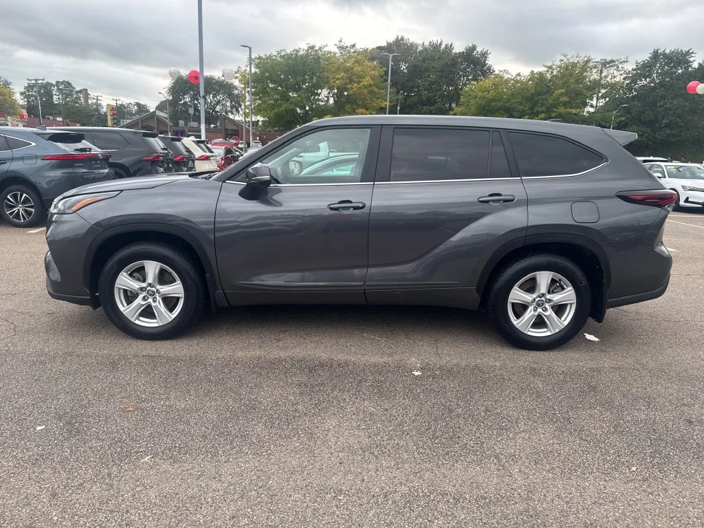 Used 2025 Gray Toyota LE image 4
