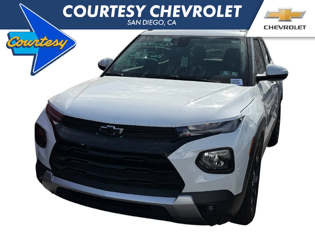 Used 2022 SUMMIT WHITE Chevrolet LT image 1