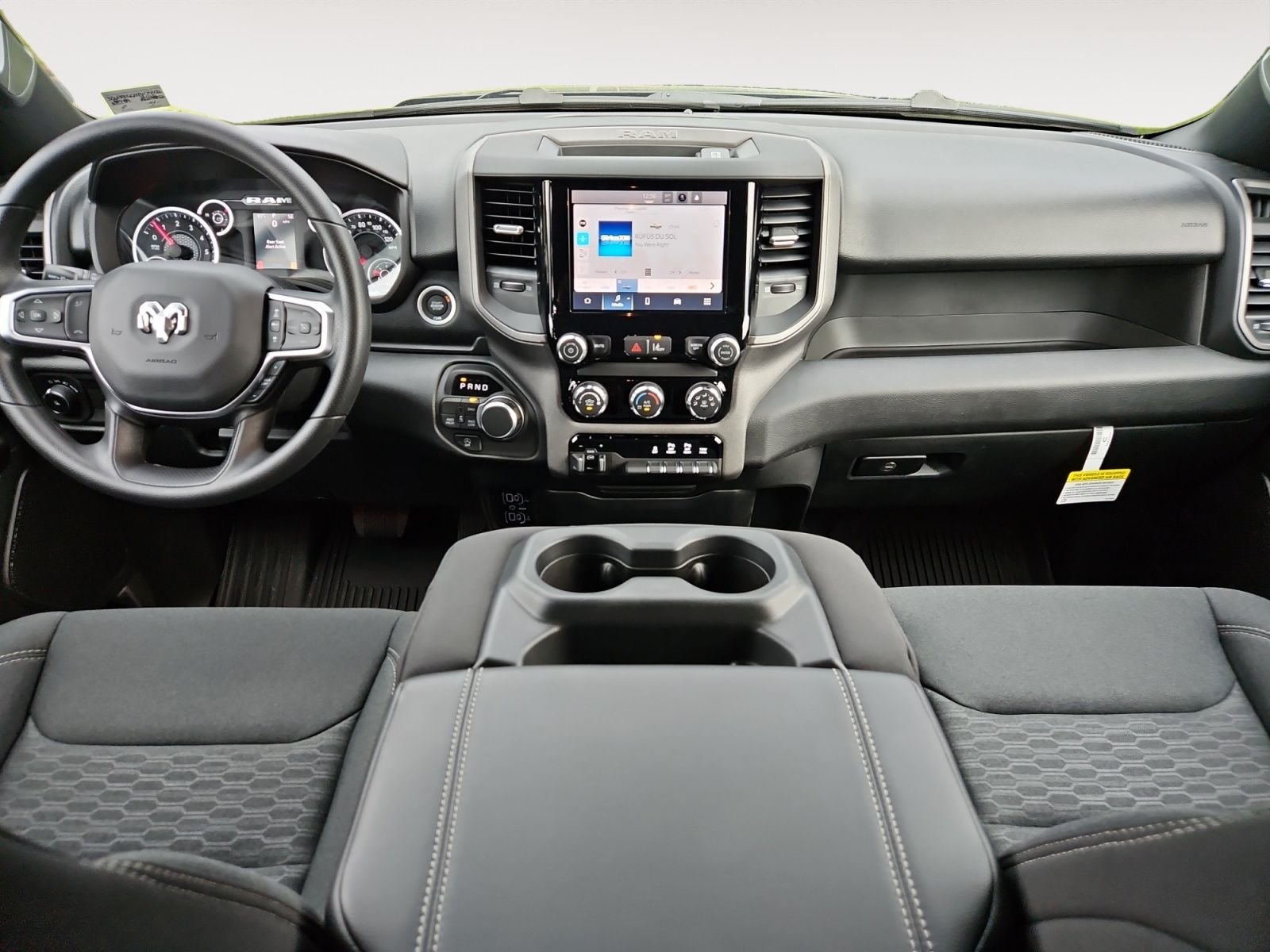 New 2026 Diamond Black Crystal Pearl-Coat Exterior Paint RAM Tradesman image 10