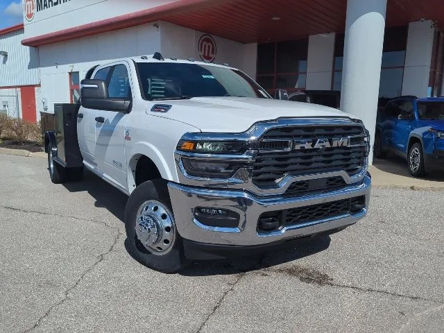 New 2026 Bright White Clear-Coat Exterior Paint RAM Tradesman image 2