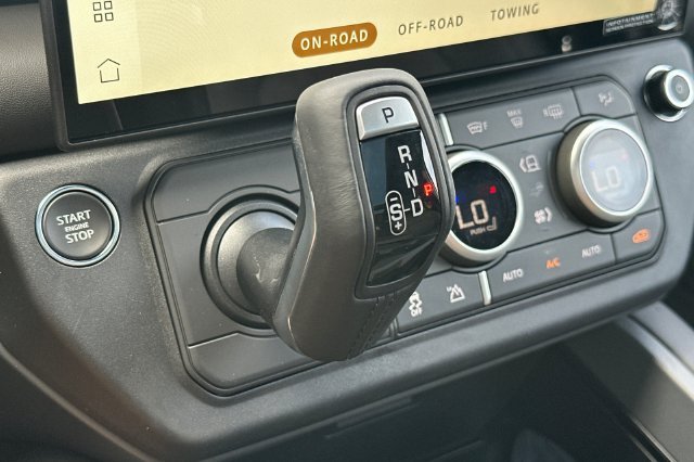 New 2026 Fuji White Land Rover X-Dynamic SE image 20