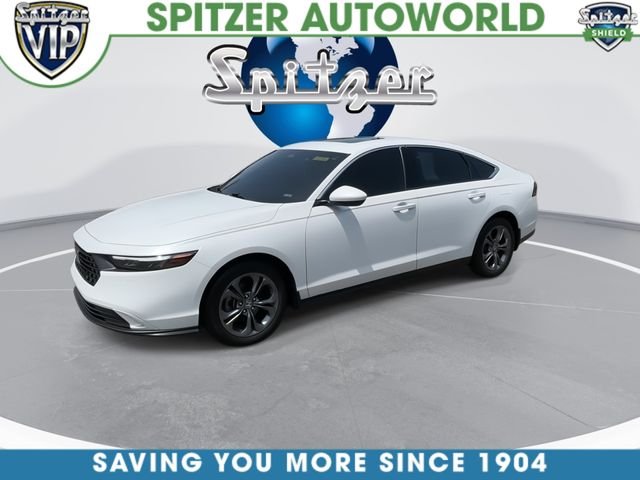 Used 2024 White Honda EX image 4