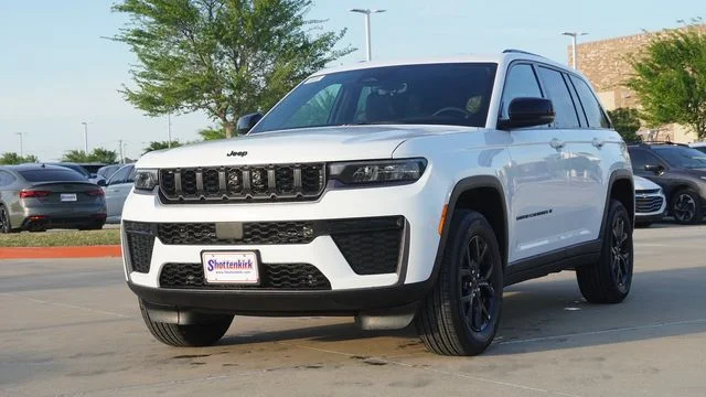 New 2026 Bright White Clear-Coat Exterior Paint Jeep Altitude image 3