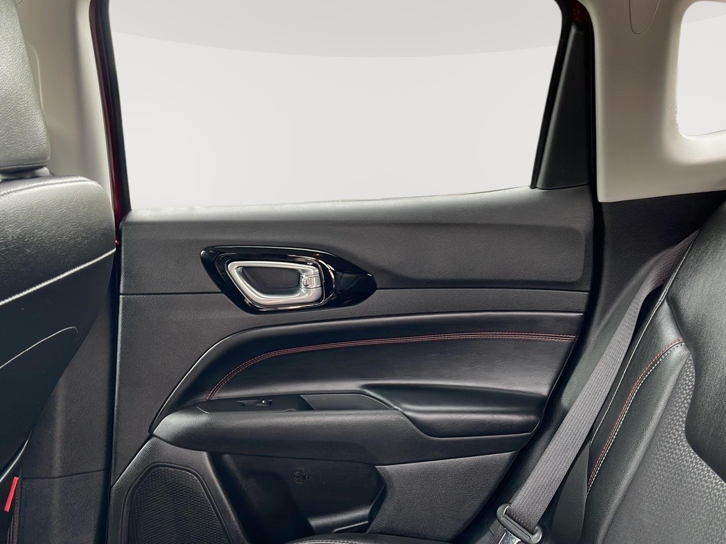 Used 2022 Velvet Red Pearlcoat Jeep Trailhawk image 9