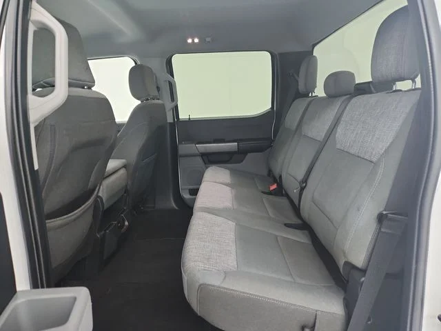 Used 2025 Oxford White Ford XLT image 30