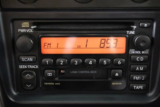 Used 2002 Silver Toyota  image 17