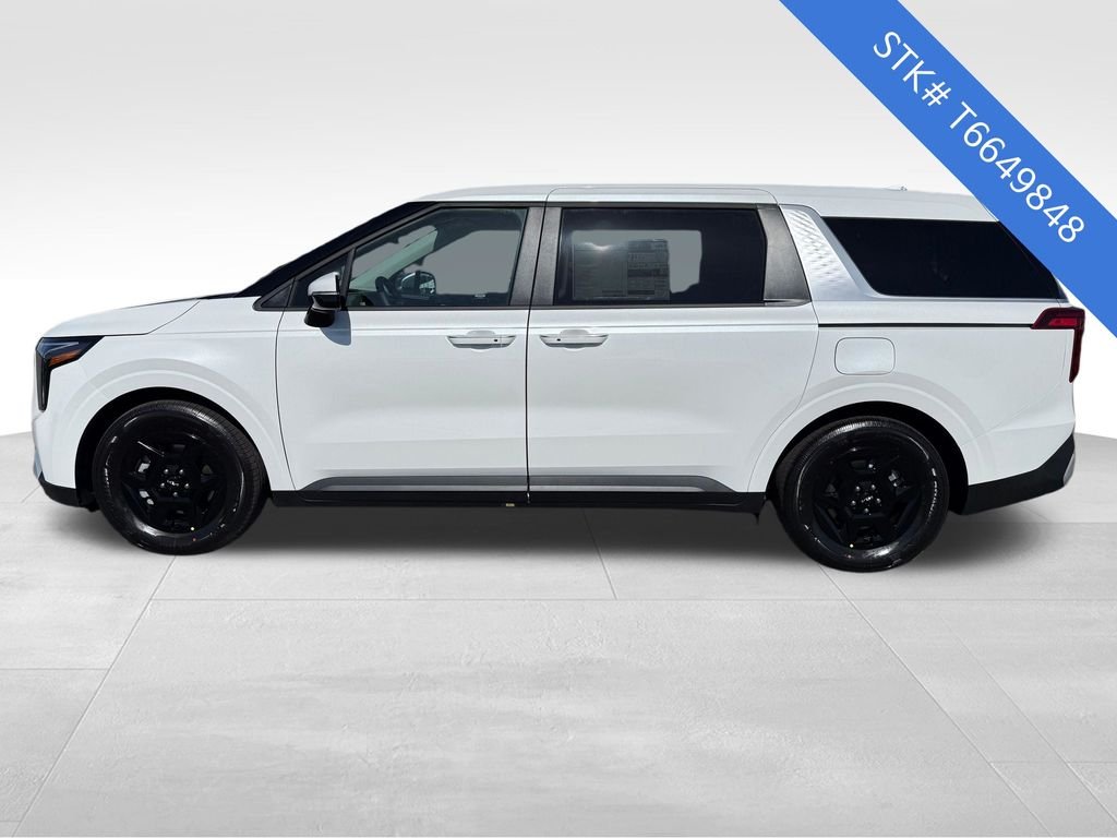 New 2026 Snow White Pearl Kia LXS image 4
