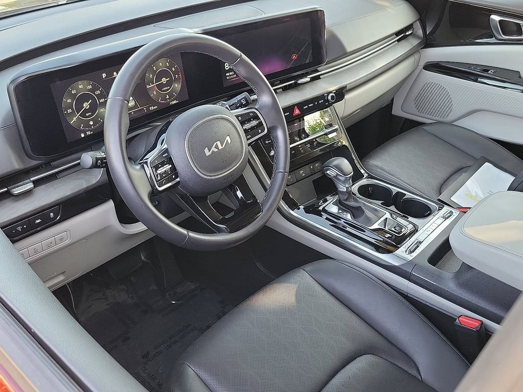 2024 Kia Carnival SX photo 3