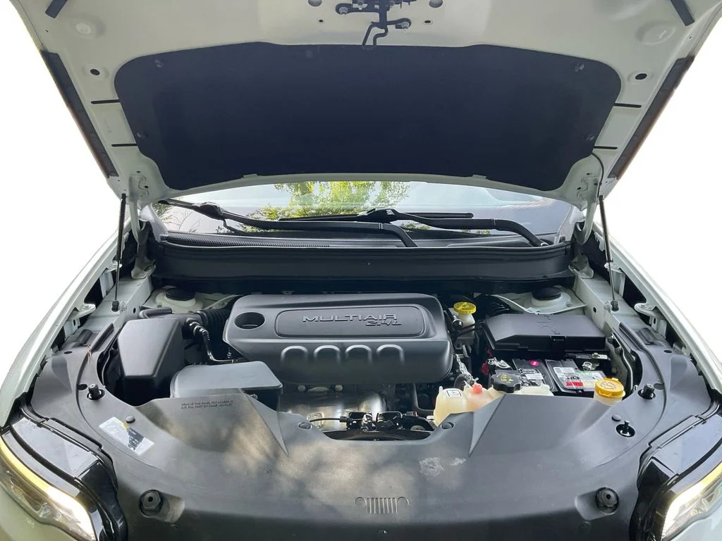 Used 2021 White Jeep Latitude Plus image 14